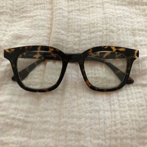 Tortoise shell glasses